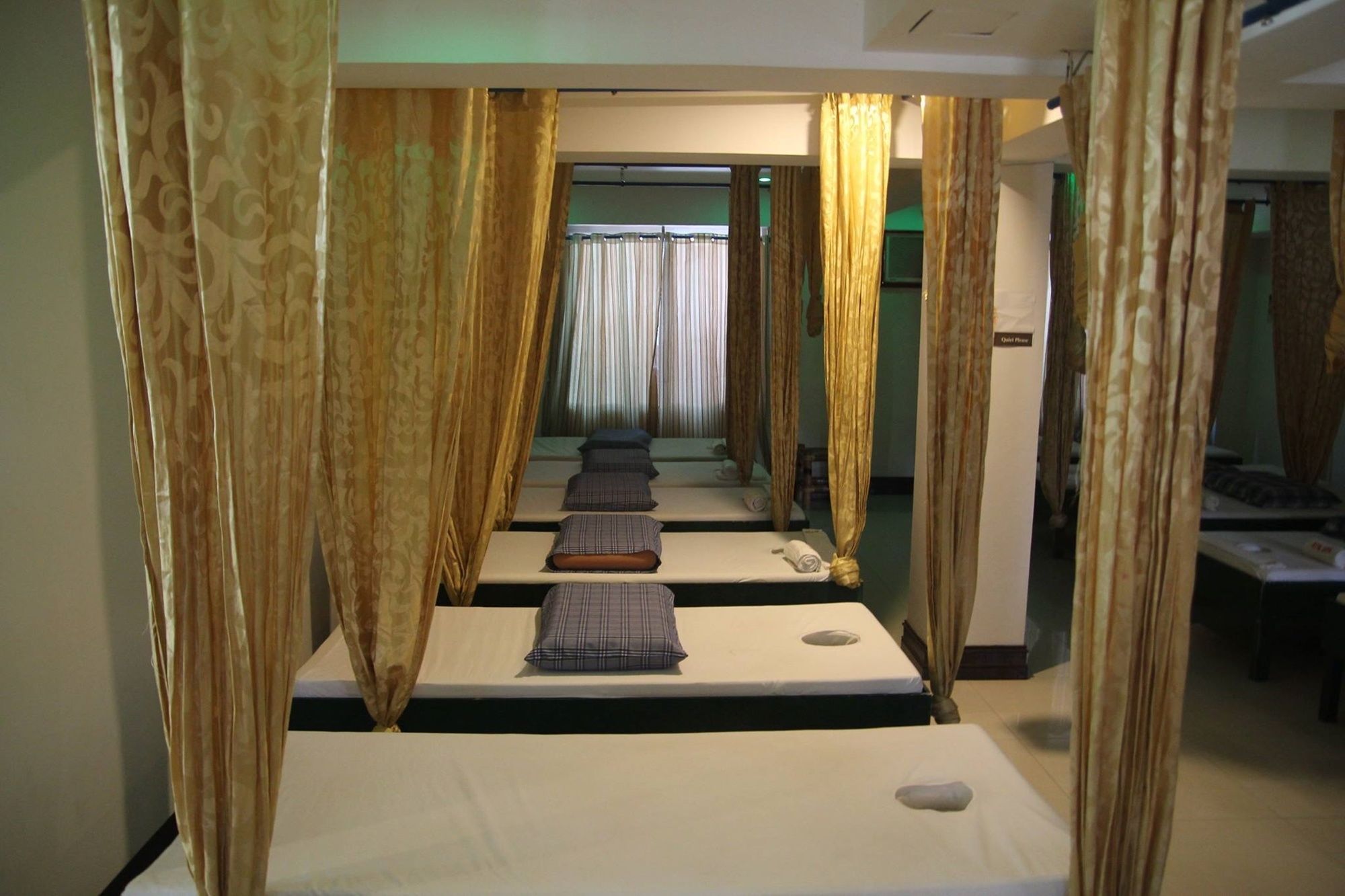 Bora Sky Hotel Balabag  Eksteriør billede